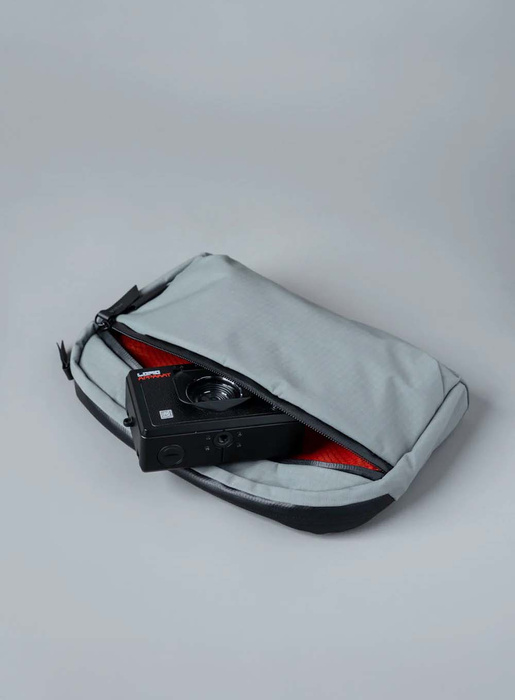 Torba saszetka na ramię Alpaka Flight Sling 2L - Grey, zdjęcie 2